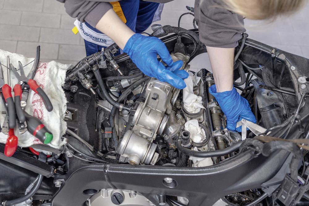 Mécanicien en maintenance d'automobiles CFC / Mécanicienne en