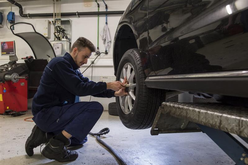 Assistant en maintenance d’automobiles AFP / Assistante en maintenance d’automobiles AFP